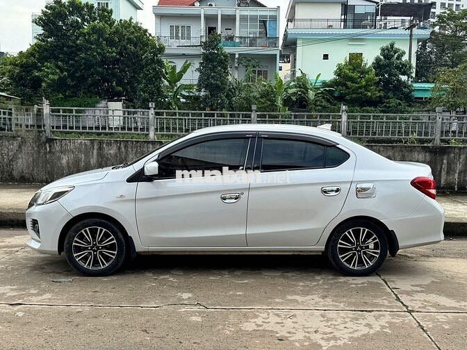 Mitsubishi Attrage model 2022 số sàn màu trắng