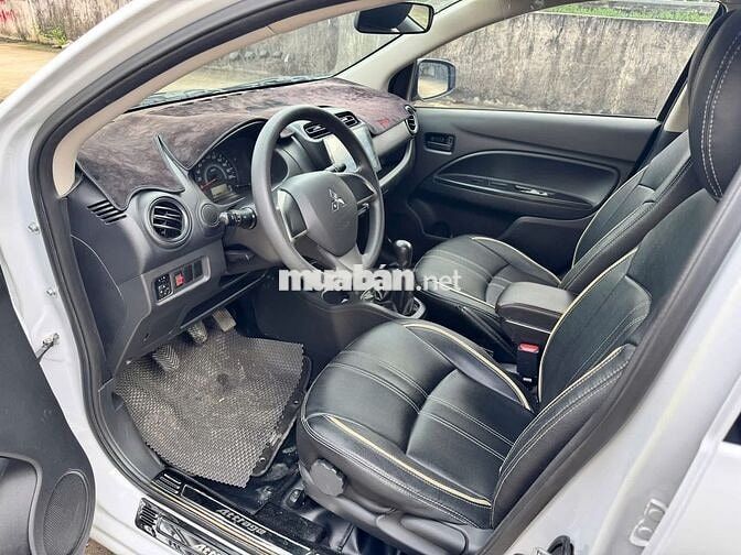 Mitsubishi Attrage model 2022 số sàn màu trắng