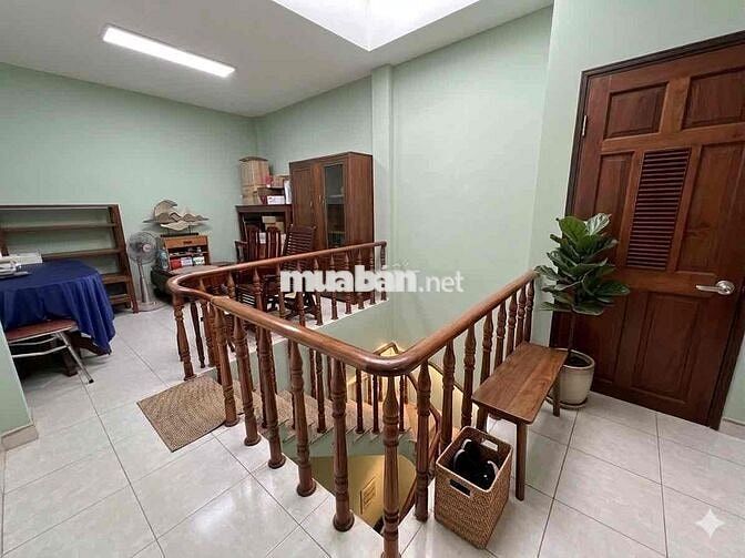 BÁN NHÀ ĐẸP LẠC LONG QUÂN – XE HƠI ĐỖ CỬA – NGANG 4M NỘI THẤT CAO CẤP