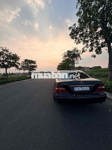 Lexus LS430 màu Đen