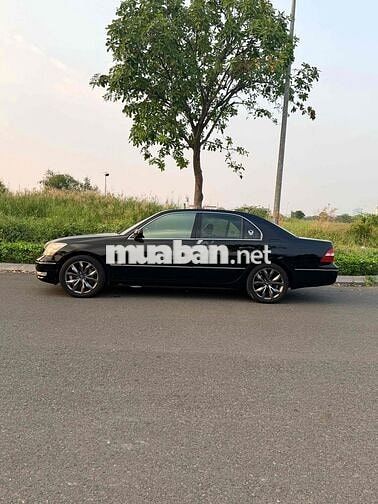 Lexus LS430 màu Đen