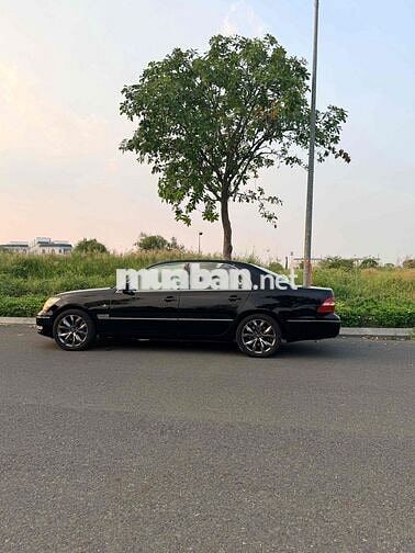 Lexus LS430 màu Đen