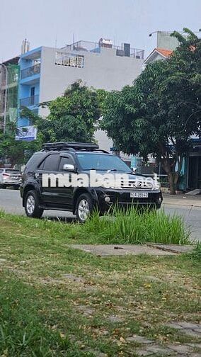 Toyota Fortuner Đen 7 chỗ