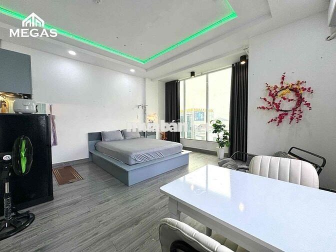 1PN FULL NỘI THẤT BAN CÔNG HƠN 35m2 MẶT TIỀN BÙI THỊ XUÂN QUẬN 1
