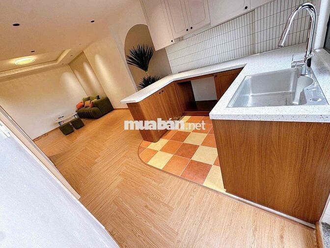 gia đình chuyển nhượng căn chung cư 2 ngủ, 2 vệ sinh, căn góc, 4,x tỷ.
