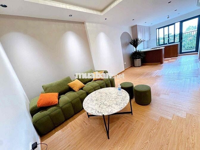 gia đình chuyển nhượng căn chung cư 2 ngủ, 2 vệ sinh, căn góc, 4,x tỷ.