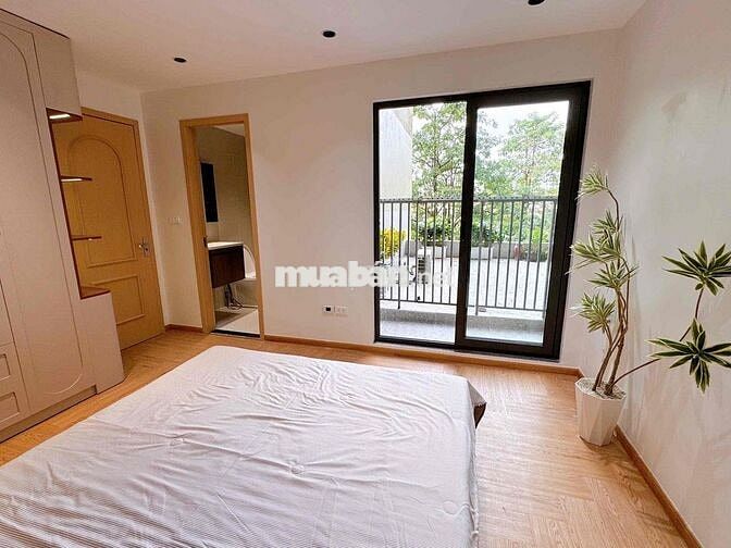 gia đình chuyển nhượng căn chung cư 2 ngủ, 2 vệ sinh, căn góc, 4,x tỷ.