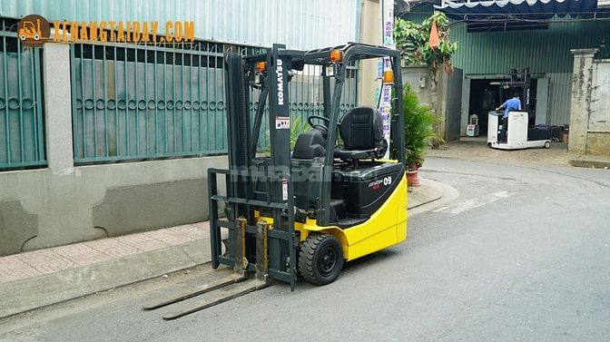 Xe nâng điện ngồi 900kg khung 3m cơ bản