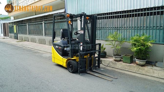 Xe nâng điện ngồi 900kg khung 3m cơ bản