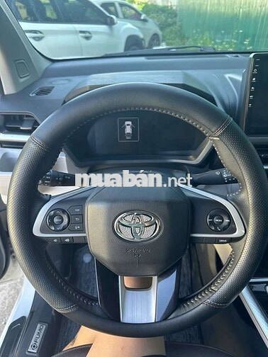 Toyota 7 chỗ Trắng Tự động