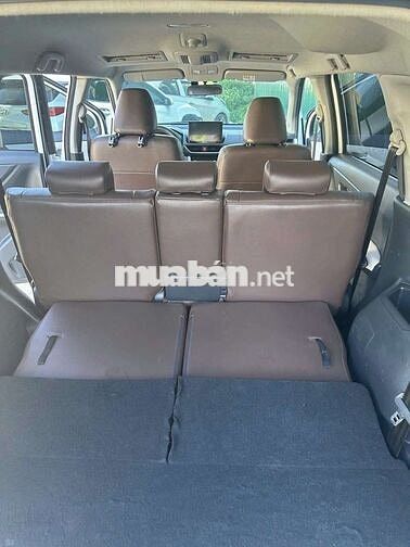 Toyota 7 chỗ Trắng Tự động