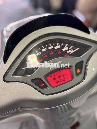 Piaggio Vespa Sprint Bạc Porsche