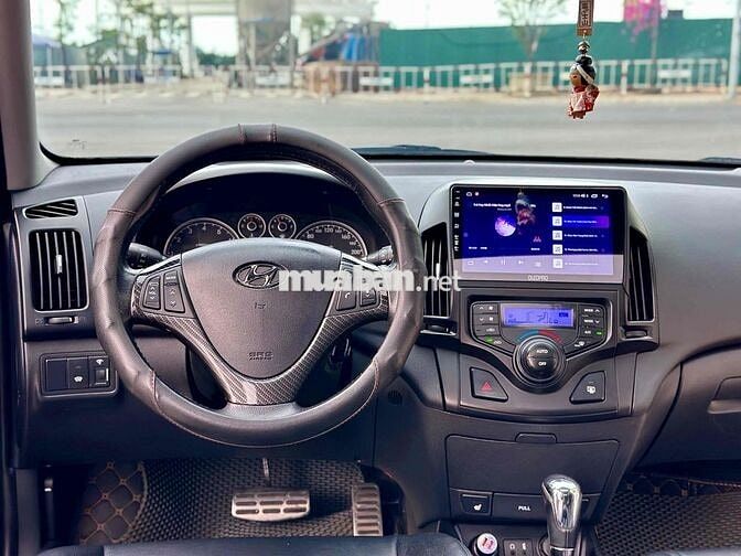 Hyundai i30 CW Bản Full Bạc