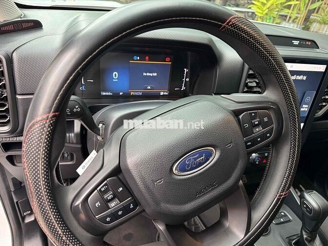 Ford Ranger XLS 2025 1 cầu AT 13.000km