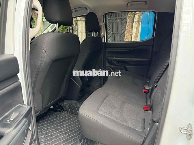 Ford Ranger XLS 2025 1 cầu AT 13.000km
