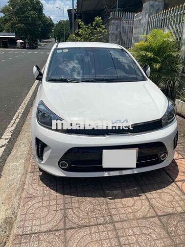 Kia Soluto Trắng 2022 Số Sàn, Odo 9000km