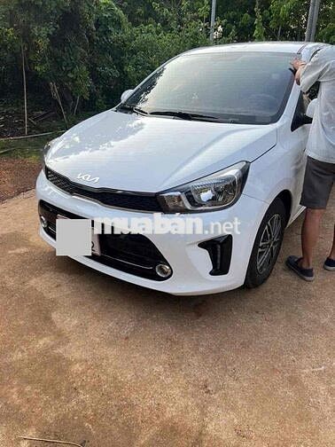 Kia Soluto Trắng 2022 Số Sàn, Odo 9000km