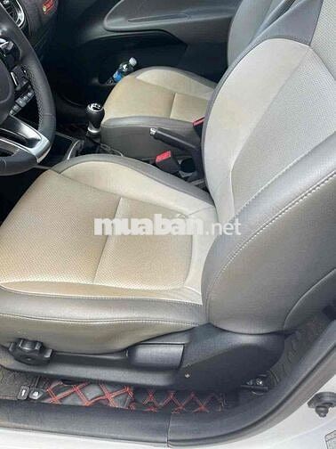 Kia Soluto Trắng 2022 Số Sàn, Odo 9000km