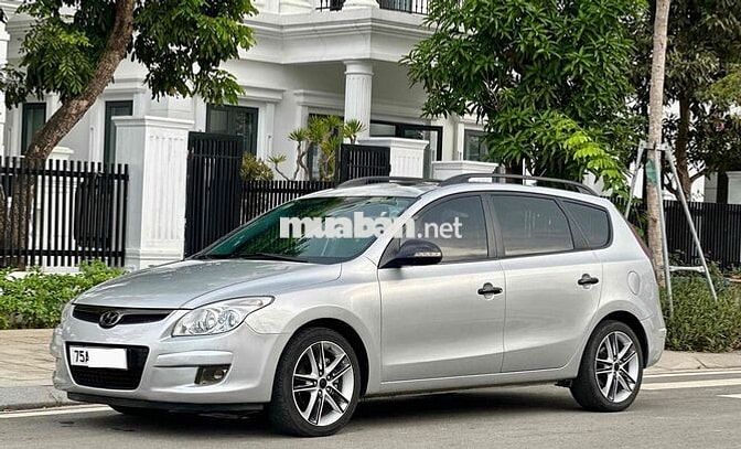 Hyundai i30 CW Bản Full Bạc
