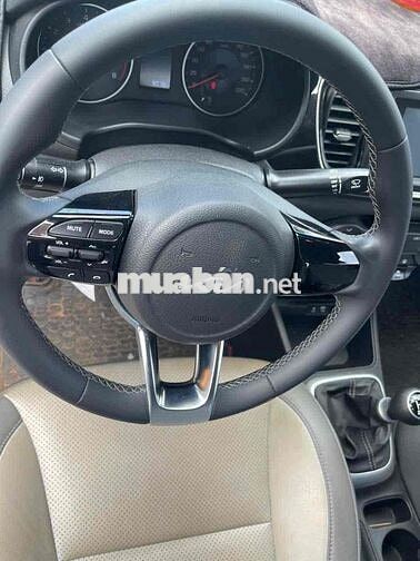 Kia Soluto Trắng 2022 Số Sàn, Odo 9000km