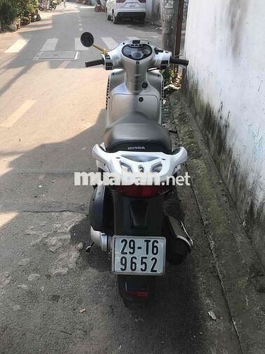 Honda SH 125 Bạc Zin