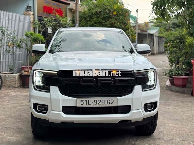 Ford Ranger XLS 2025 1 cầu AT 13.000km