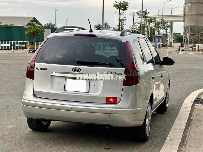 Hyundai i30 CW Bản Full Bạc
