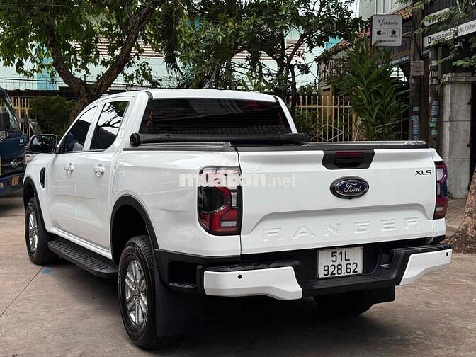 Ford Ranger XLS 2025 1 cầu AT 13.000km