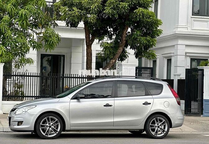Hyundai i30 CW Bản Full Bạc