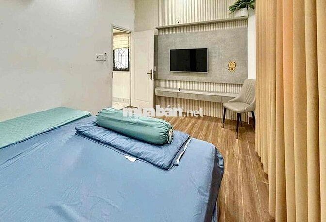Nhà đẹp, sân ô tô full nội thất ngay Trung Tâm Thủ Dầu Một