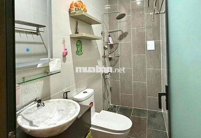 Nhà đẹp, sân ô tô full nội thất ngay Trung Tâm Thủ Dầu Một