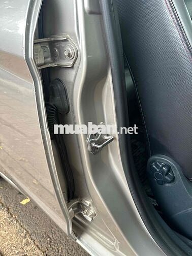 Ford Fiesta 2011 Vàng cát Tự động