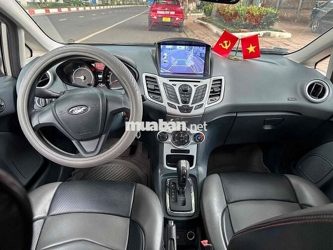 Ford Fiesta 2011 Vàng cát Tự động