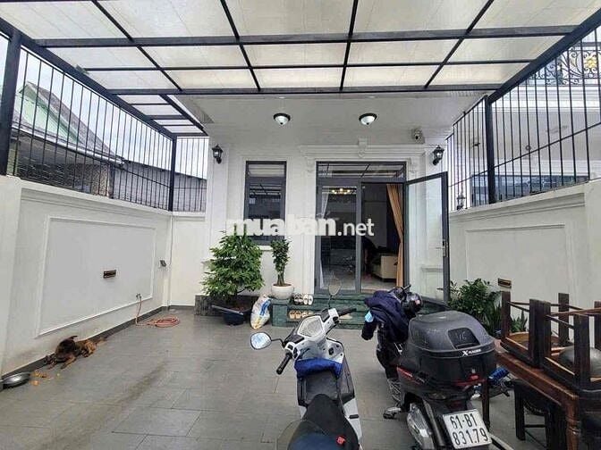 Nhà đẹp, sân ô tô full nội thất ngay Trung Tâm Thủ Dầu Một