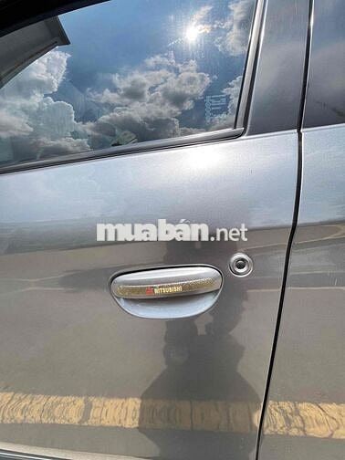 Mitsubishi Attrage 2022 Xám