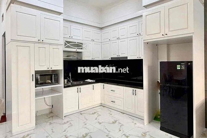 Nhà đẹp, sân ô tô full nội thất ngay Trung Tâm Thủ Dầu Một