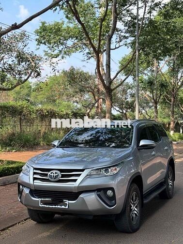 Toyota Fortuner 2019 Bạc