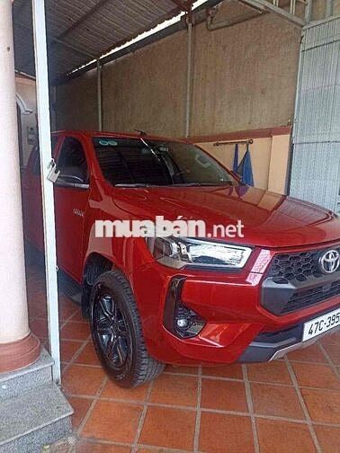 Toyota Hilux 2024 Một cầu Đỏ 19.000 km