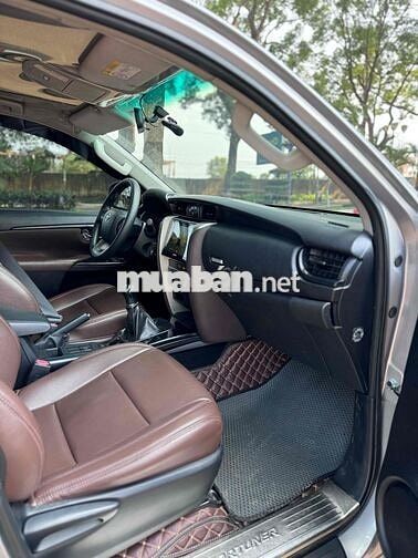 Toyota Fortuner 2019 Bạc