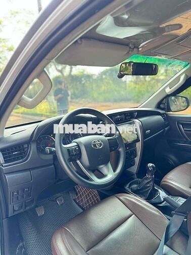Toyota Fortuner 2019 Bạc