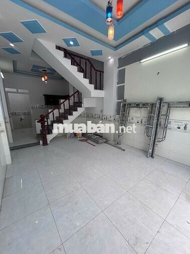 Nhà chính chủ mới xây hoàn toàn, khu vực cầu lớn Hóc Môn, sổ riêng