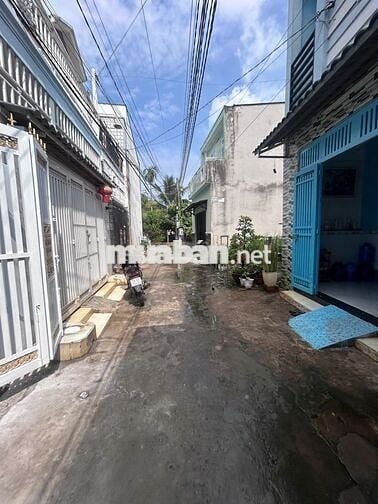Nhà chính chủ mới xây hoàn toàn, khu vực cầu lớn Hóc Môn, sổ riêng