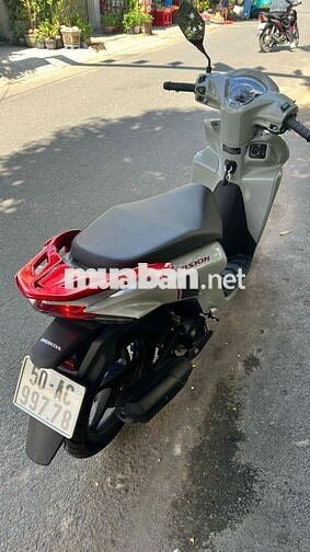 Honda Vision Xám 900km