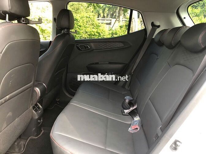 Siêu Lướt Hyundai i10 2025 odo 4800 km, bàn về giá