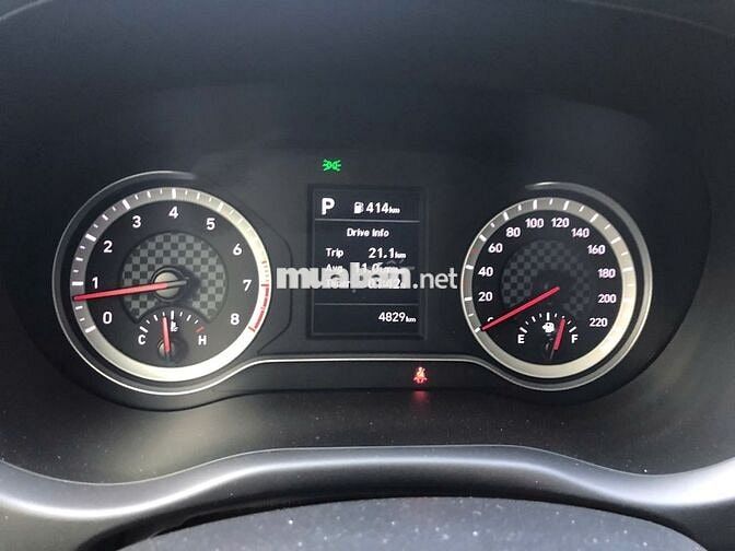 Siêu Lướt Hyundai i10 2025 odo 4800 km, bàn về giá