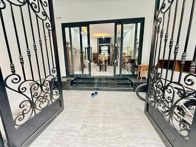 Bán nhà phố Vạn Bảo, Ba Đình 38m, 6 tầng, mt 4.6m. Giá: 23.9 tỷ