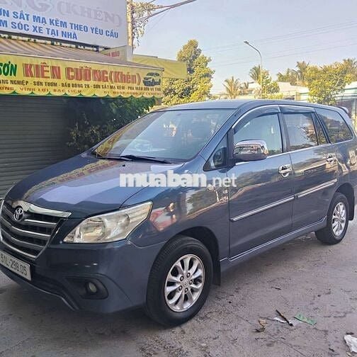 Toyota Innova 2014 2.0E Xám