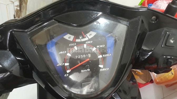 Cần bán xe Vision nữ ít sử dụng, máy còn zin, áo zin kính zin, 13,8tr
