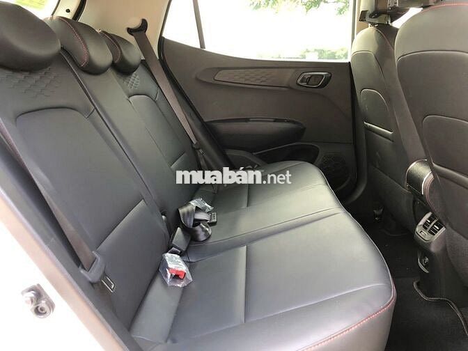 Siêu Lướt Hyundai i10 2025 odo 4800 km, bàn về giá