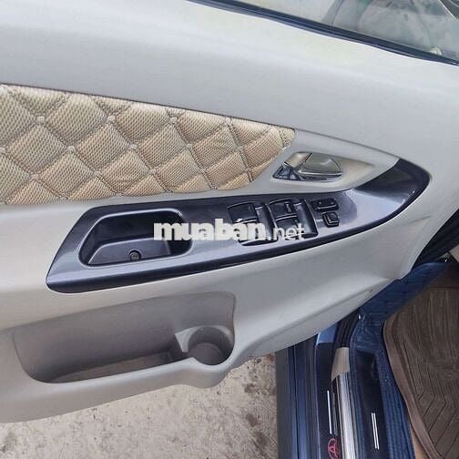 Toyota Innova 2014 2.0E Xám